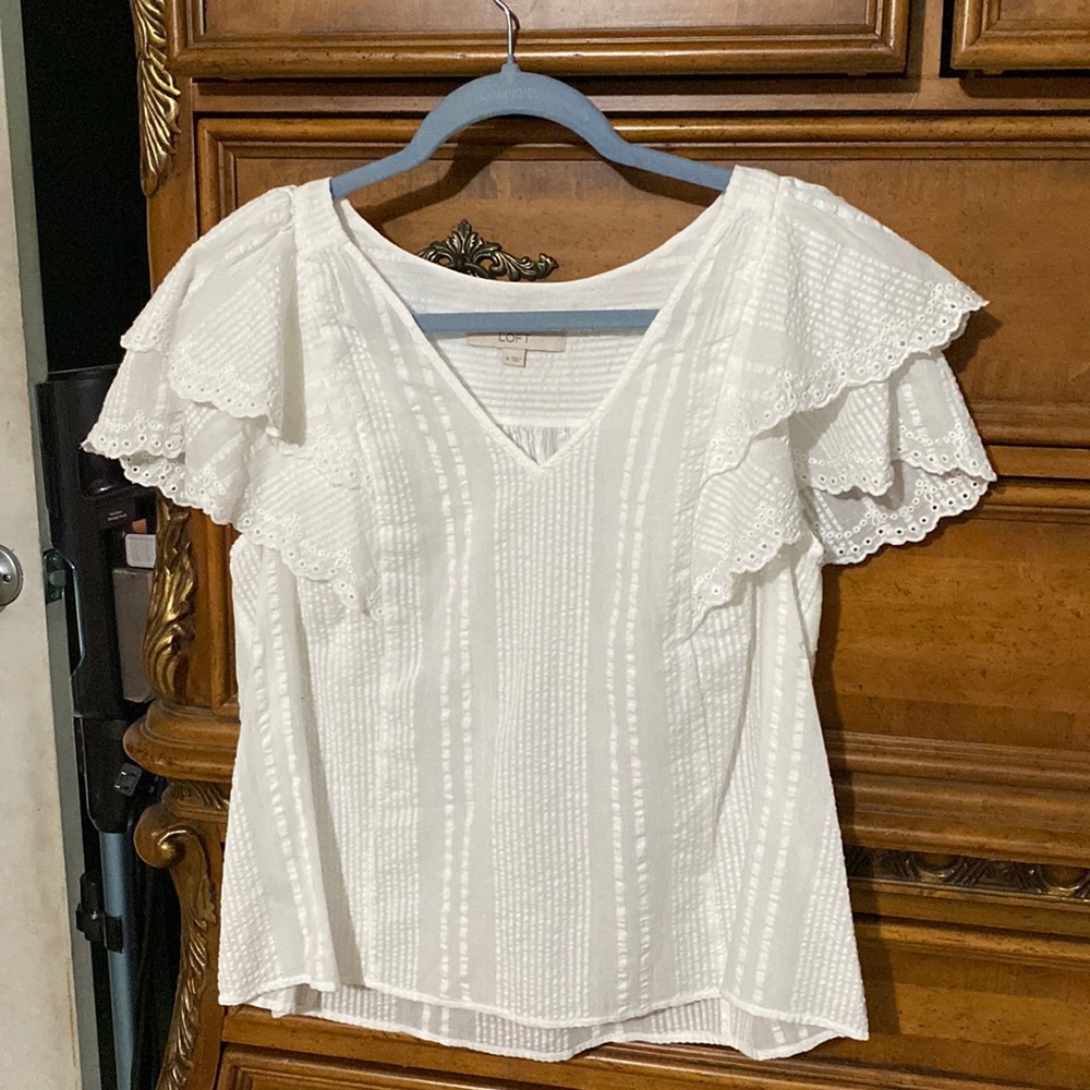 LOFT white eyelet blouse size medium. *Flutter sleeves*
